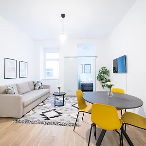 Beautiful In Vienna's Heart 1b Apartment