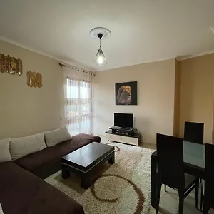 - Private 2 Oda ve Kahvaltı Tiran