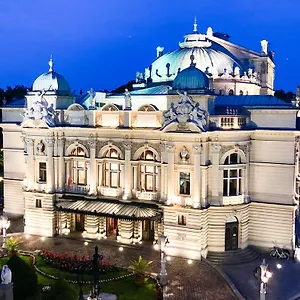 H12**** Hotel Krakov