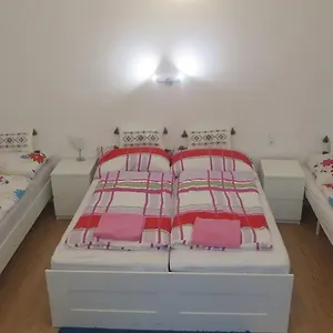 Heine Apartament