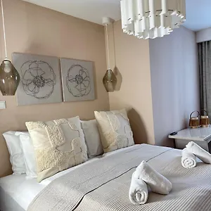 1st City Apartmán