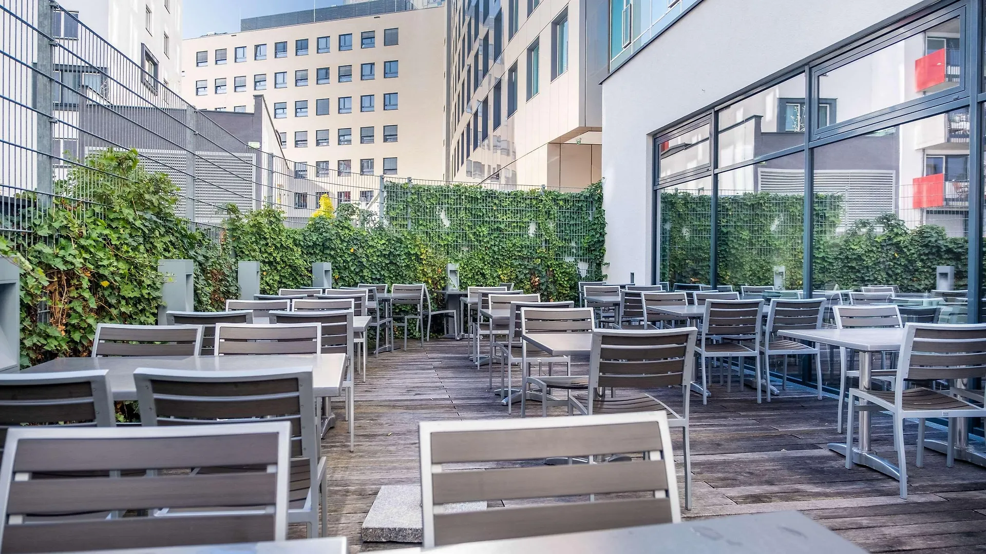 Leonardo Hotel Vienna Hauptbahnhof 4*,  Austria