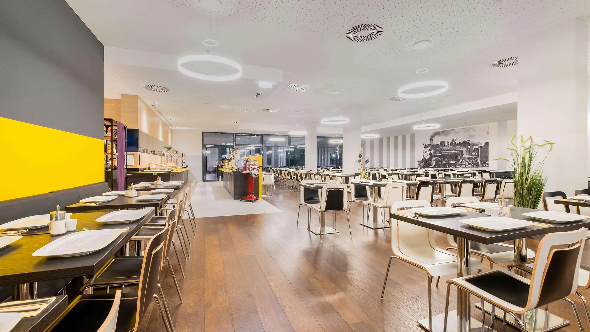 Leonardo Hotel Vienna Hauptbahnhof Austria