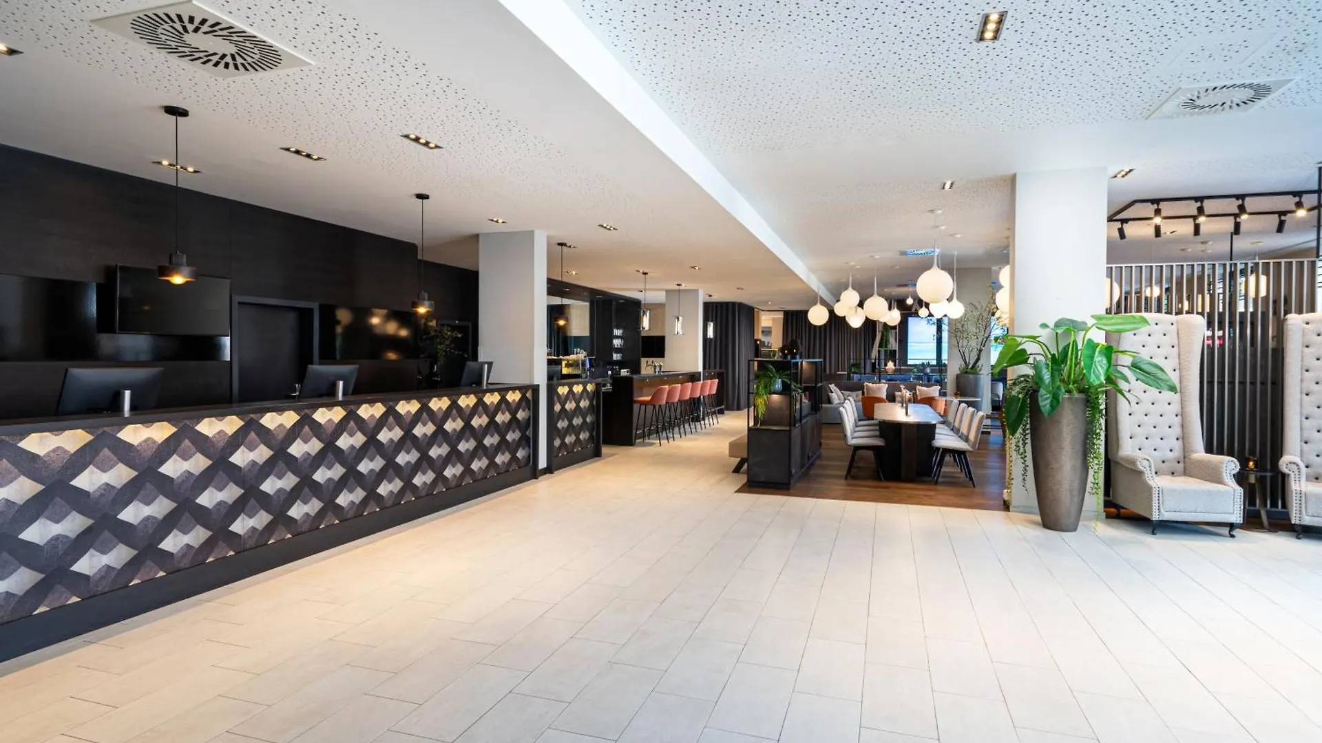 Leonardo Hotel Vienna Hauptbahnhof contacts